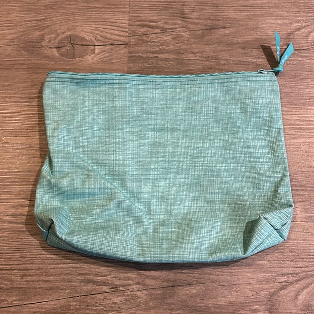 teal vera bradly makeup bag